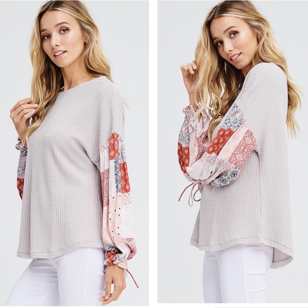 Accepting Offers🌷Contrast Sleeve Gray Thermal Top - Picture 3 of 4